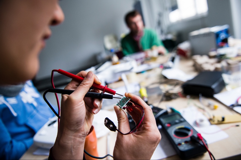 Der Chefredakteur der BZ, Peter Huth stellt im Heimathafen in Berlin sein neues Buch -Berlin Requim- vor.
