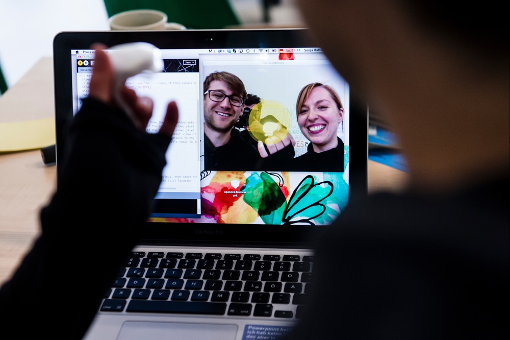 Der Chefredakteur der BZ, Peter Huth stellt im Heimathafen in Berlin sein neues Buch -Berlin Requim- vor.